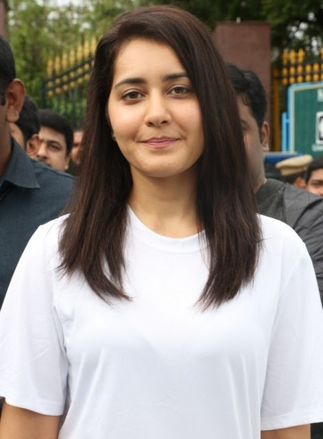 Rashi Khanna Long Hair In White T Shirt 13